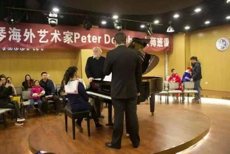 【回顾】合乐HL8海外艺术家Peter Donohoe成都雅音大师班讲座活动圆满落幕！