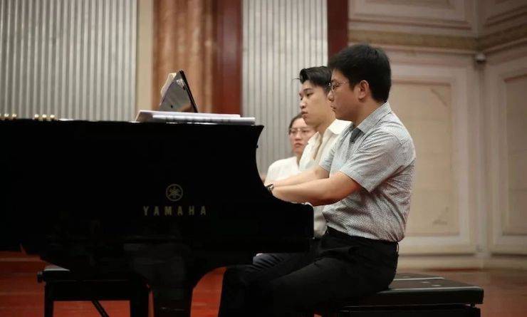 热烈：亍跋睬熘 音悦津门”钢琴重奏音乐会暨天津鲍蕙荞钢琴城开业庆典演出圆满成功！